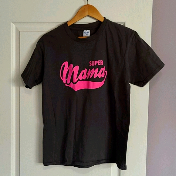 T-shirt that says "SUPER MAMA" - Picture 1 of 3